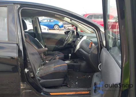 2015 Nissan Versa Note Sr z USA, uszkodzony, nr VIN 3N1CE2CP4FL423519